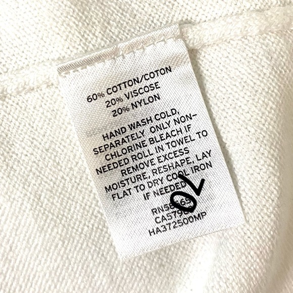 Preowned White Halogen sweater Medium Petite - Picture 4 of 4